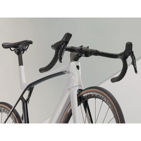 Bicicleta Trek Madone SL 6 Gen 8 (2025)