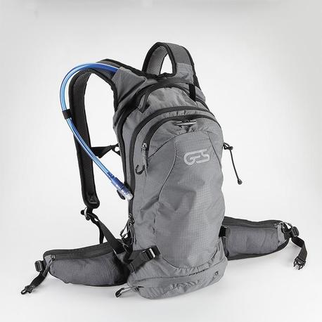 Mochila hidratacion+deposito agua 2L. Gris