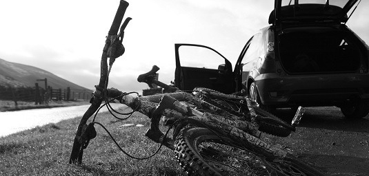 Cómo socorrer a un ciclista herido